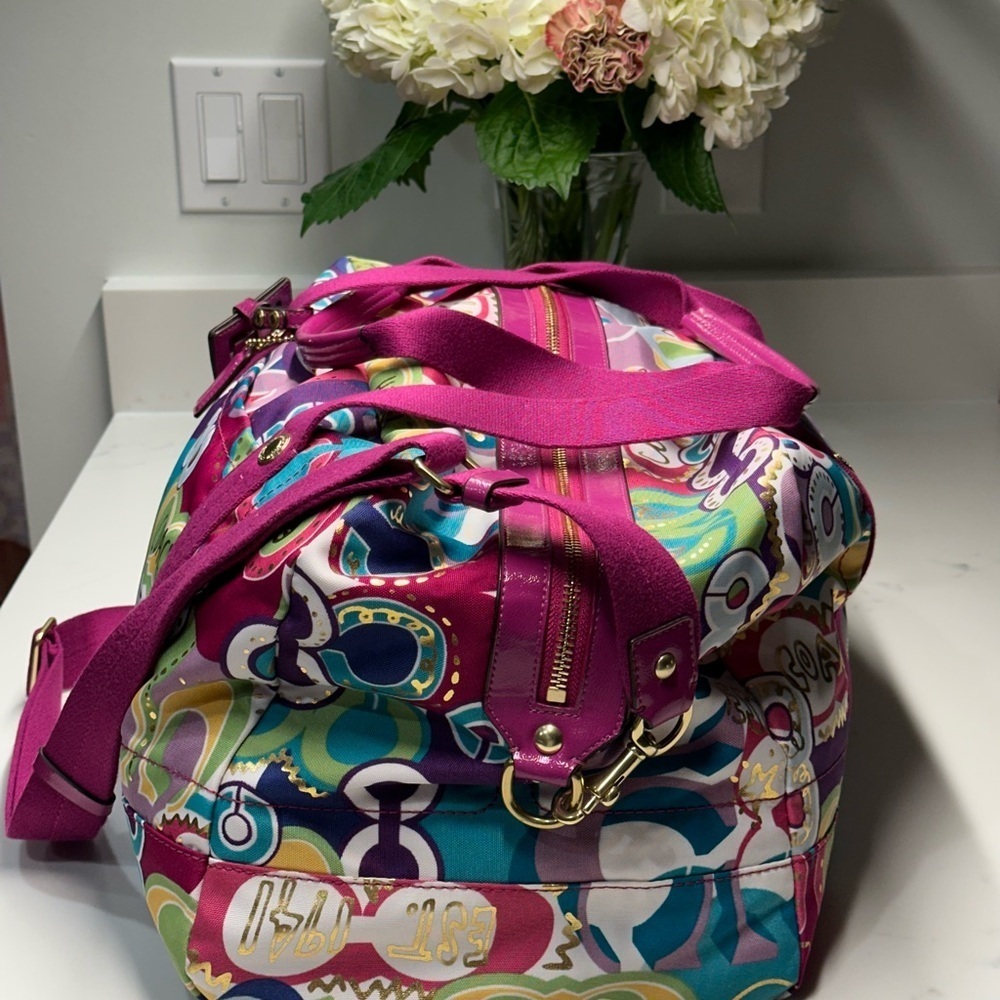 Rare Limited Edition Coach Poppy Pink Travel Bag with Whimsical Design EUC - Picture 9 of 16